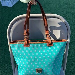 Gorgeous Dooney & Bourke Gretta Leisure Shopper Tote teal green & pink